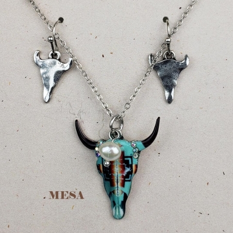 WESTERN COWGIRL NECKLACE